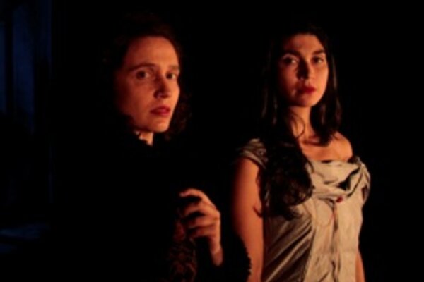Por_causa_da_Muralha__nem_sempre_se_consegue_ver_a_Lua_Teatro_Meridional
