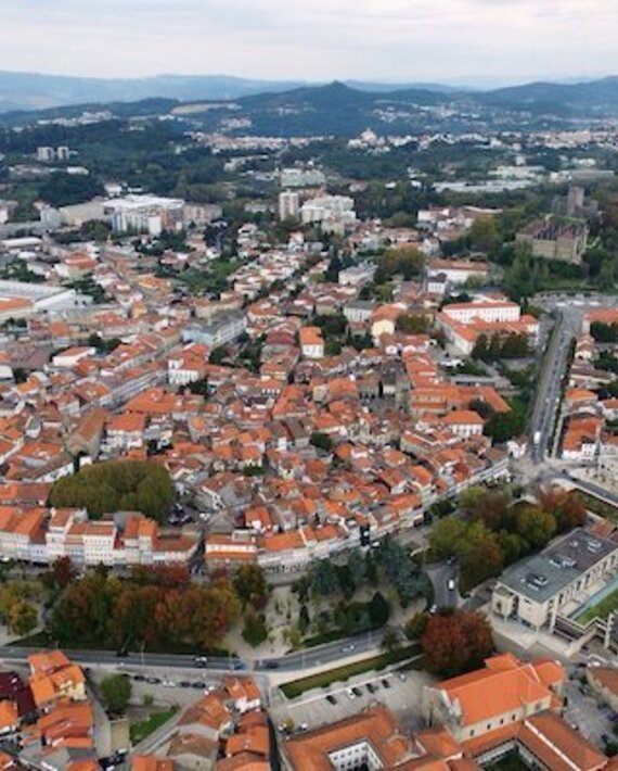 guimaraes_1_1024_2500
