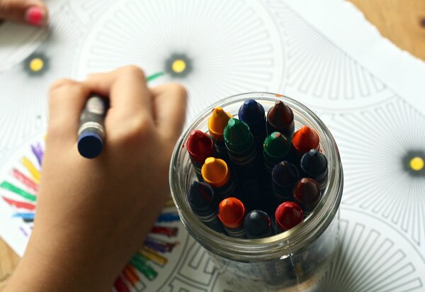 crayons_g945133954_1920