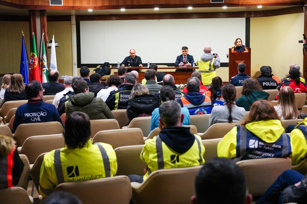 exercicio_guimaraex24_14582_1_jpg