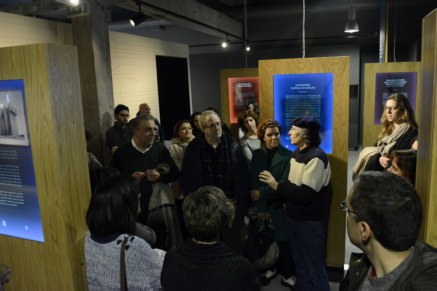 Carlos Mesquita faz visita guiada ao Centro Internacional das Artes José de Guimarães