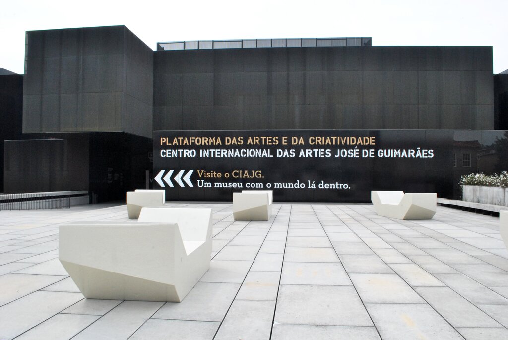 Coleção permanente do Centro Internacional das Artes José de Guimarães