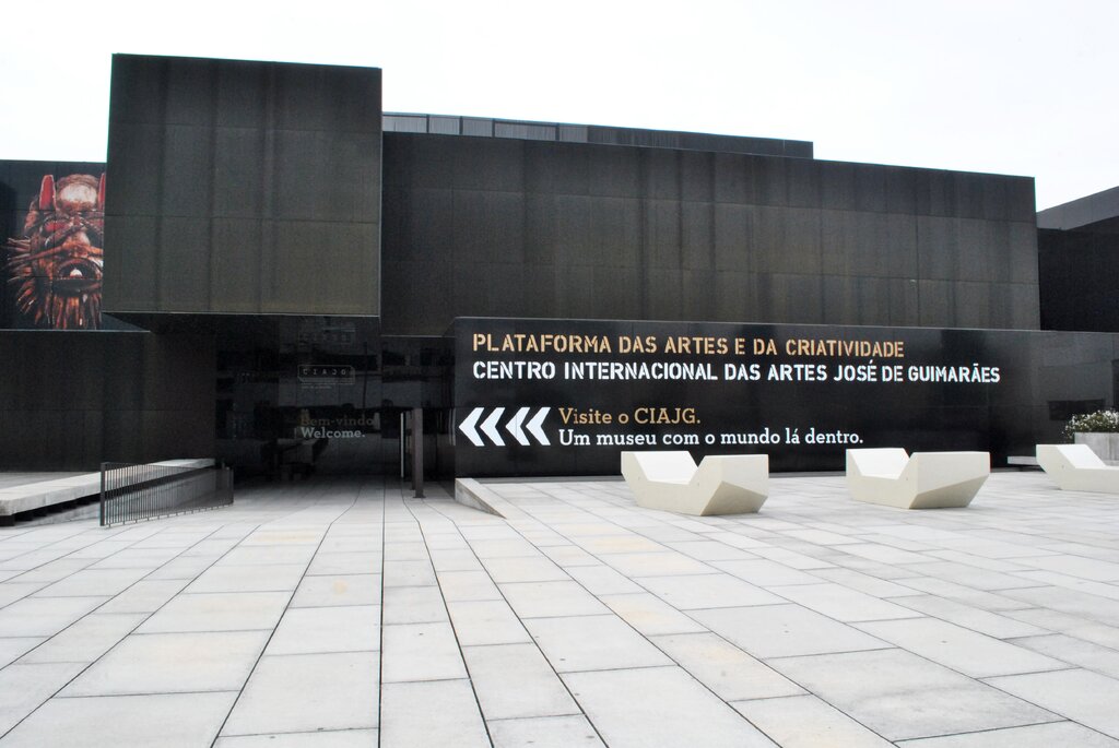 Exposição "Fragmentos" na Plataforma das Artes e da Criatividade