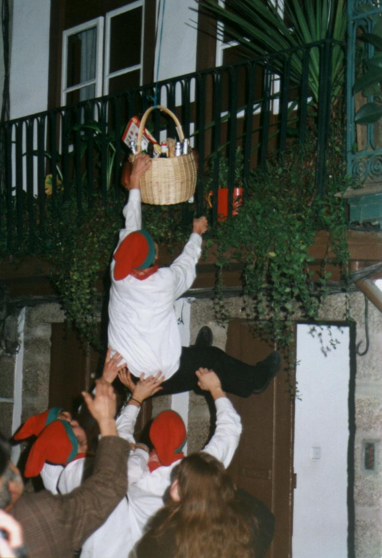 POSSES E MAGUSTO