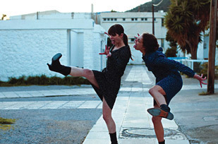 Attenberg Athina Rachel Tsangari com Ariane Labed e Vangelis Mourikis