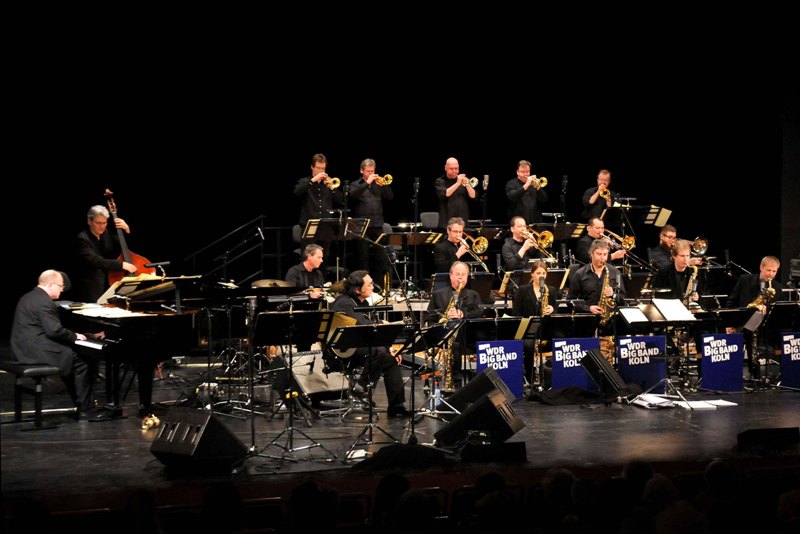 WDR BIG BAND COLOGNE PLAYS THE MUSIC OF RANDY BRECKER WITH RANDY BRECKER AND TONY LAKATOS , ARRAN...