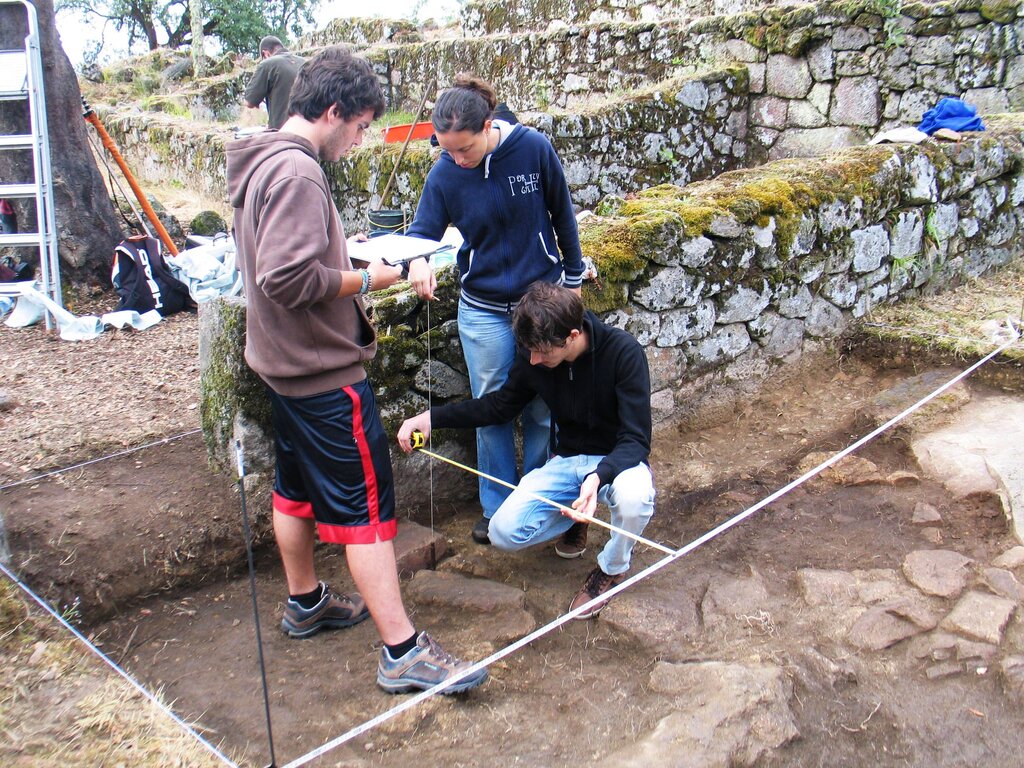 Escavações arqueológicas na Citânia de Briteiros foram retomadas para fins científicos