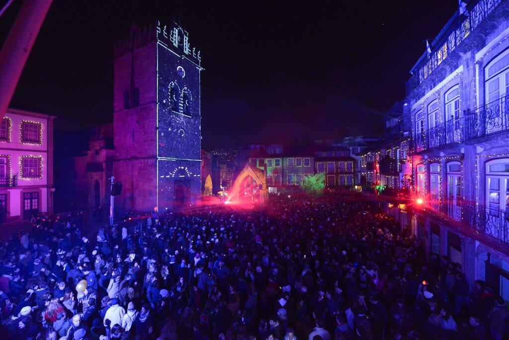 Milhares de pessoas receberam 2015 no Centro Histórico de Guimarães