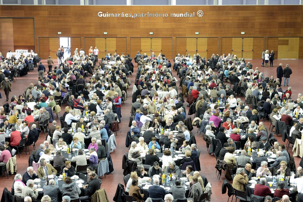 Mais de um milhar e meio de pessoas no Almoço de Reis 2015 em Guimarães