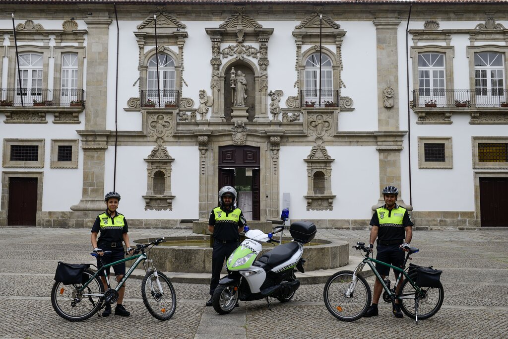 Câmara de Guimarães equipa Polícia Municipal com ciclopatrulha