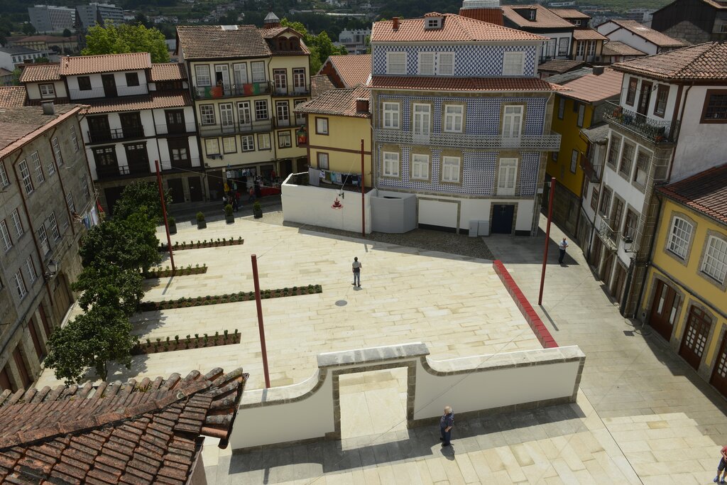 Nova praça do Centro Histórico de Guimarães recebe concerto de estreia