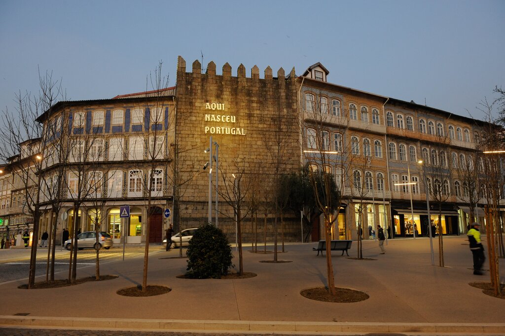 Letras “Aqui Nasceu Portugal” em reparação vão ter iluminação reforçada