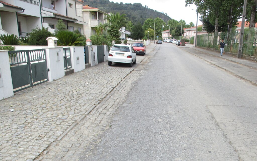 Câmara de Guimarães beneficia arruamentos em Briteiros S. Salvador e Briteiros Santa Leocádia