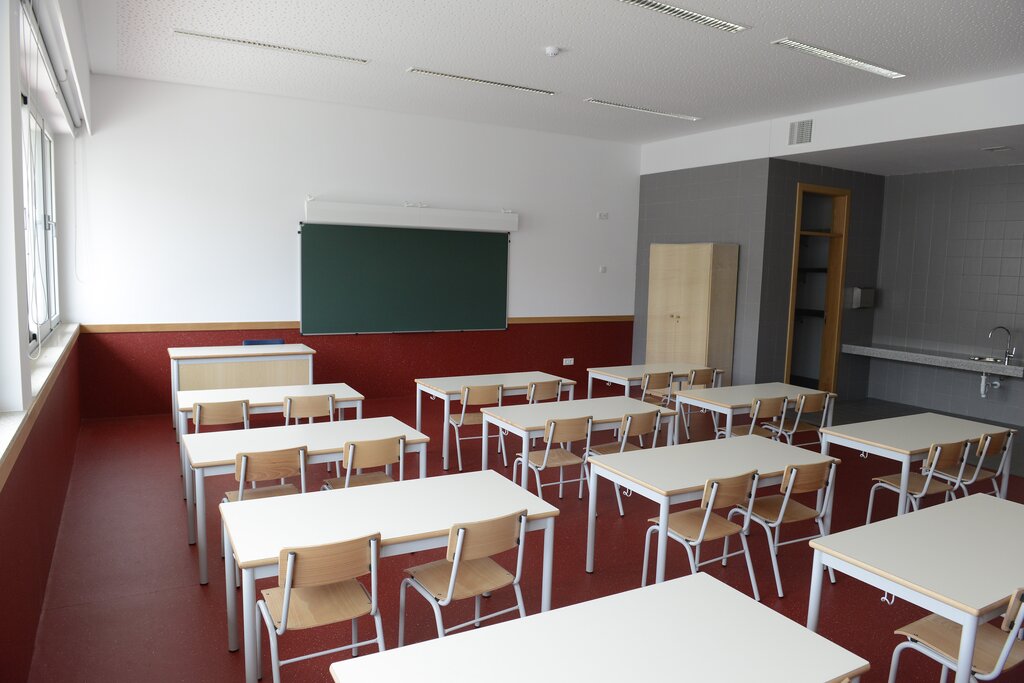 Concurso para recrutar técnicos de AEC para o ano letivo 2017/18 termina esta 3ª feira
