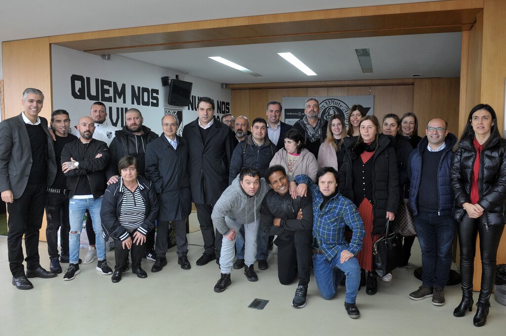 Claque do Vitória SC angaria alimentos e bens para instituições sociais de Guimarães 