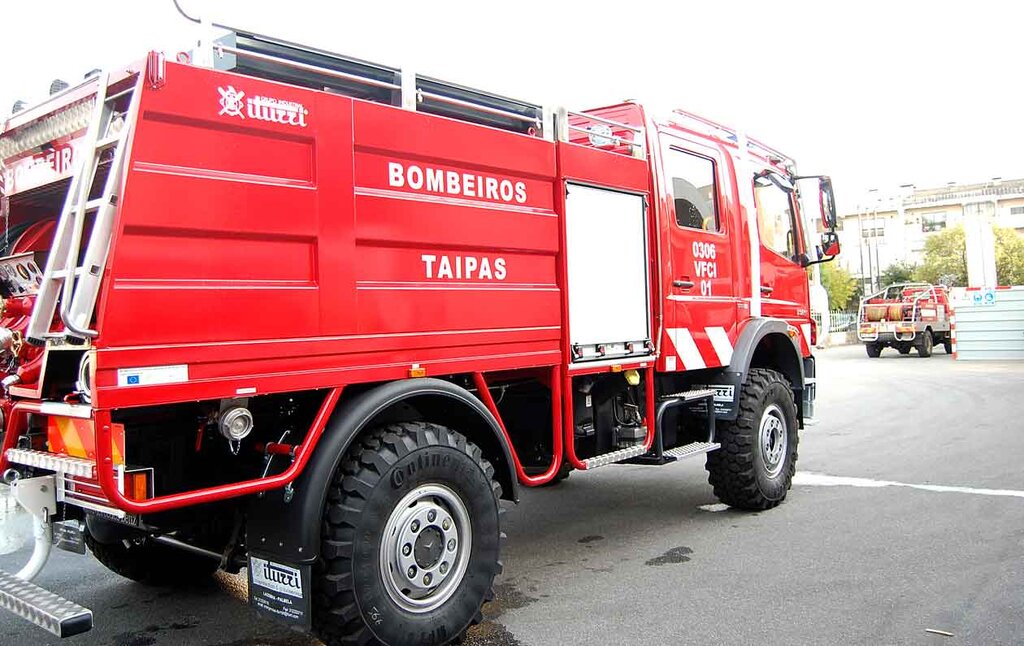 Mensagem de parabéns aos Bombeiros Voluntários de Caldas das Taipas