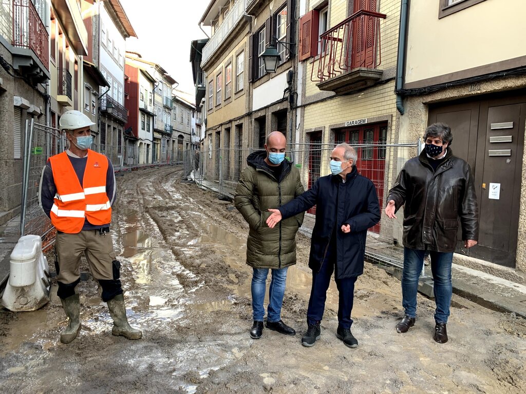 Presidente do Município visitou obras na Rua D. João I