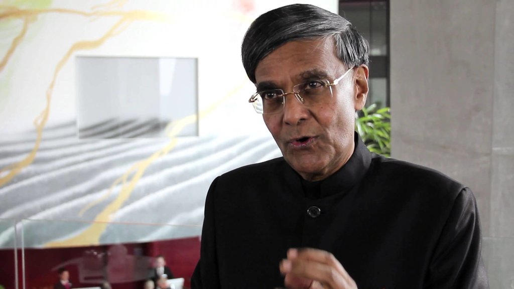 Domingos Bragança felicita Mohan Munasinghe pelo Prémio Planeta Azul 2021