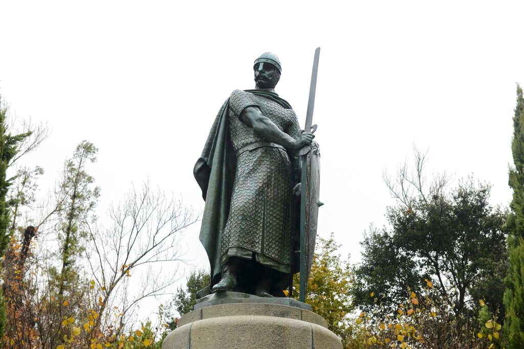 Espada original de D. Afonso Henriques está de volta ao seu lugar