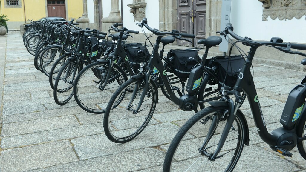 SERÃO AS BICICLETAS E OU AS TROTINETAS ELÉTRICAS UMA ALTERNATIVA PARA OS VIMARANENSES?