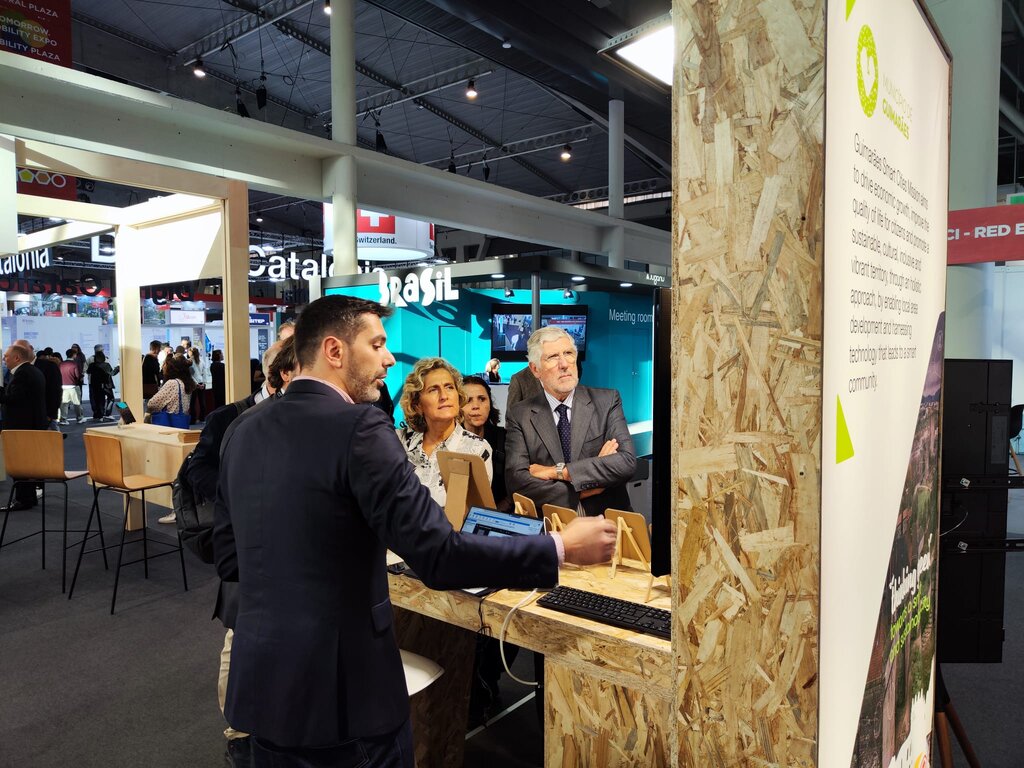 Ana Abrunhosa visita o espaço de Guimarães na Smart City Expo World Congress em Barcelona