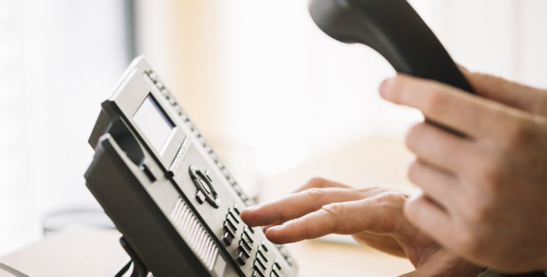 DISPONIBILIZAÇÃO E DIVULGAÇÃO DE LINHAS TELEFÓNICAS PARA CONTACTO DO CONSUMIDOR