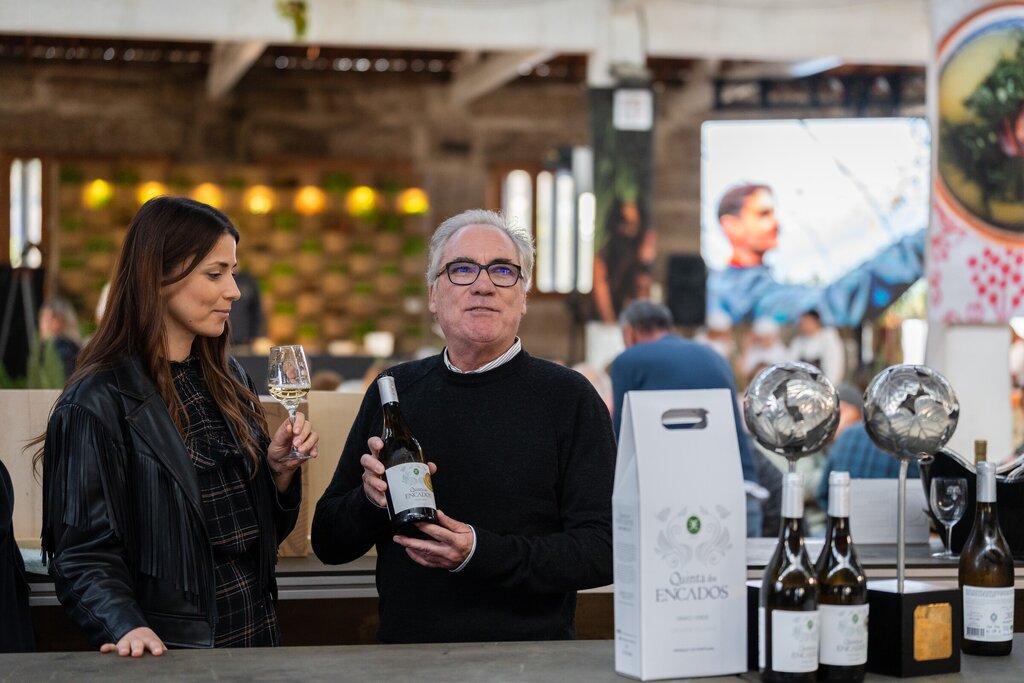 Guimarães destaca-se na exposição "Património & Cultura – Portugal – o Vinho e o Turismo" em Vila...
