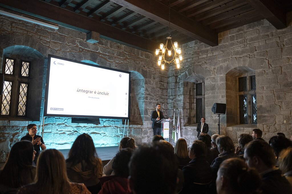 "Integrar é Incluir" reconhece inclusão laboral e compromisso da sociedade vimaranense