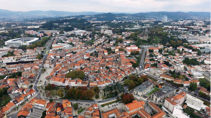DELIMITAÇÃO DE VÁRIAS ÁREAS DE REABILITAÇÃO URBANA DO MUNICÍPIO DE GUIMARÃES.