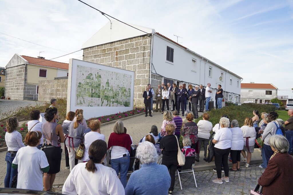 CASFIG Celebra 25 Anos com Inauguração de Painel de Azulejos Comunitário no Bairro Municipal de U...