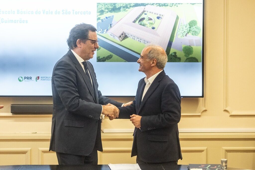  Município de Guimarães assinou contrato de financiamento PRR de 7,1 milhões de euros para EB 2,3...