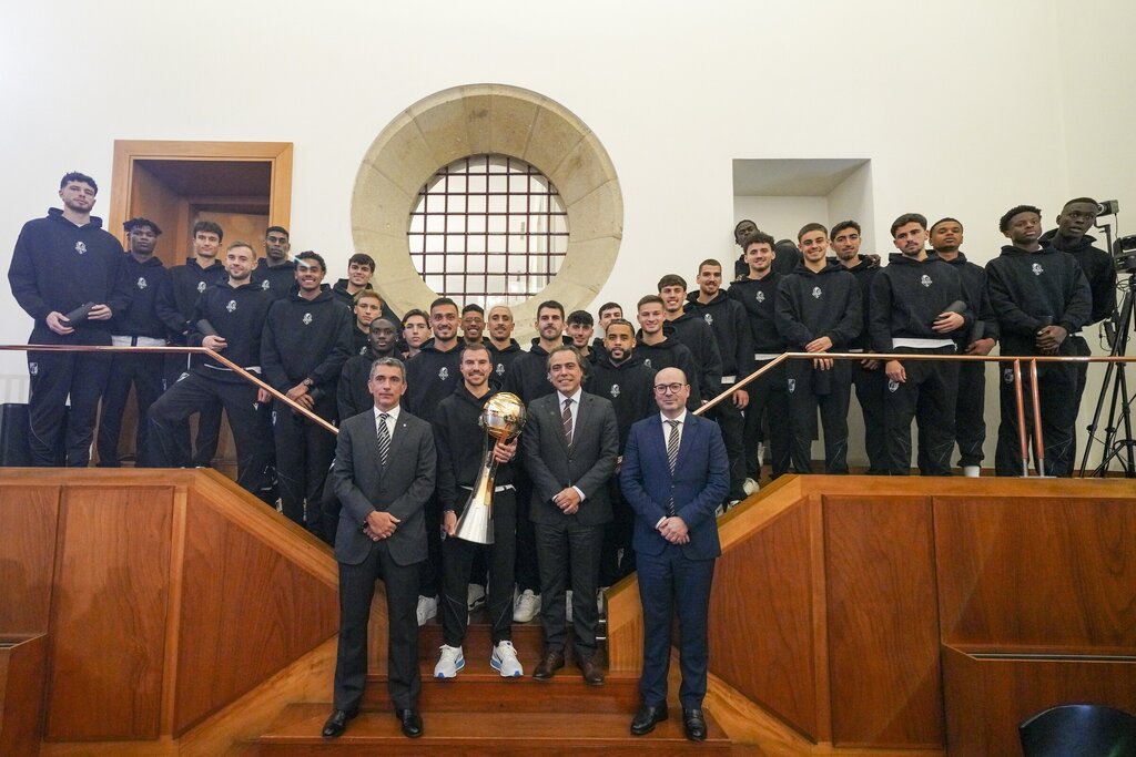 Município de Guimarães homenageia Vitória SC: Ricardo Araújo destaca "um momento eterno para a ci...